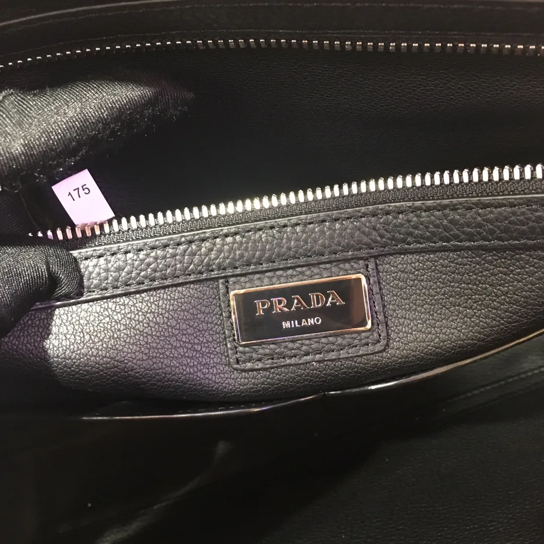 💰2160, Pjiajia’s latest men’s bag 0366👻👻👻, synchronized with counters, top-quality goods, using top-grade imported deerskin pattern, full leather inside and outside, 175 OEM code, length 36.5X height 28cm