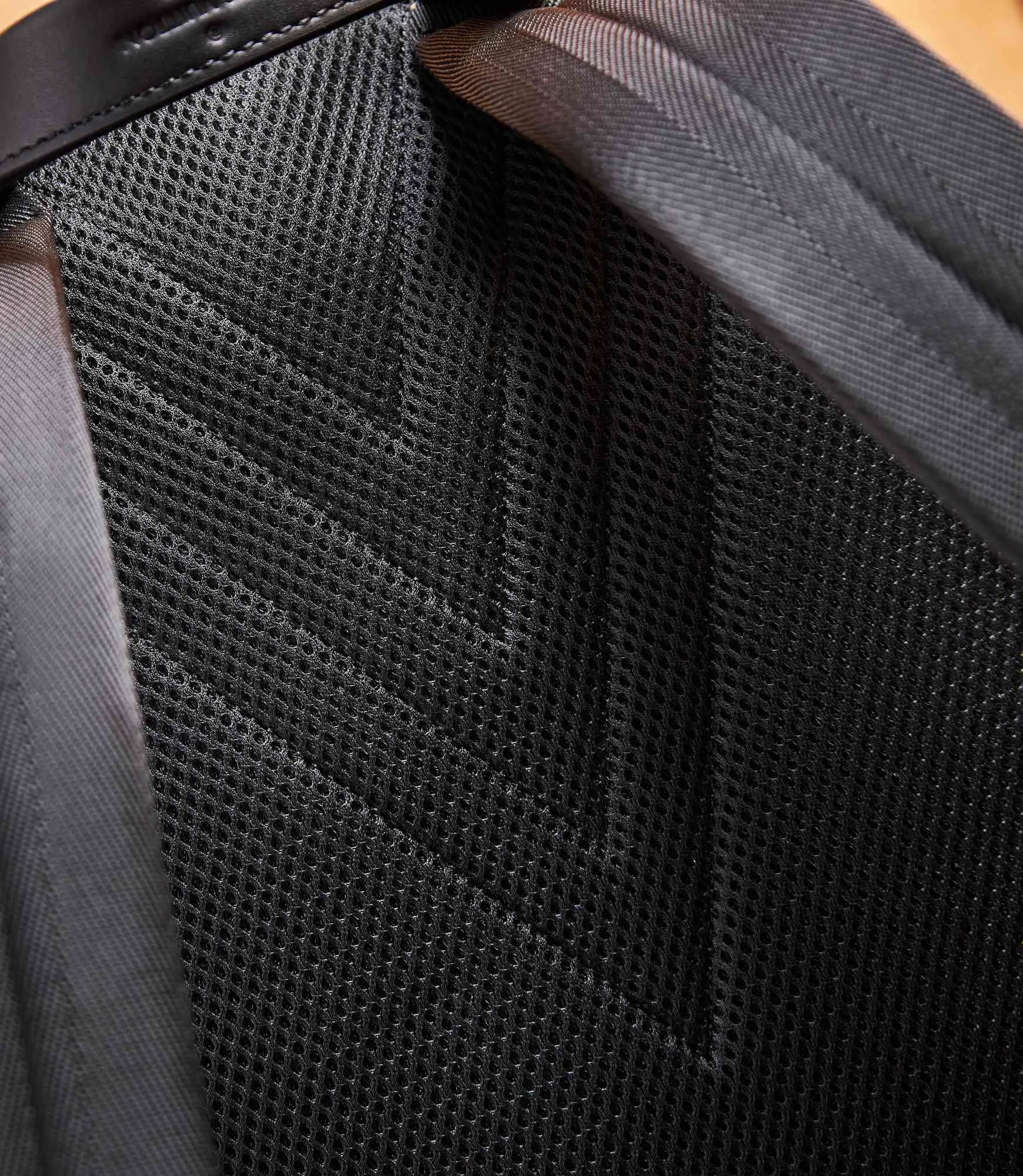 P¥1100👉nfc163C01 dynamic chip version👈[Top-level inspection-free all-steel hardware] Aerogram backpack, model: M57079; size: 43x30x14CM Work details: For reference