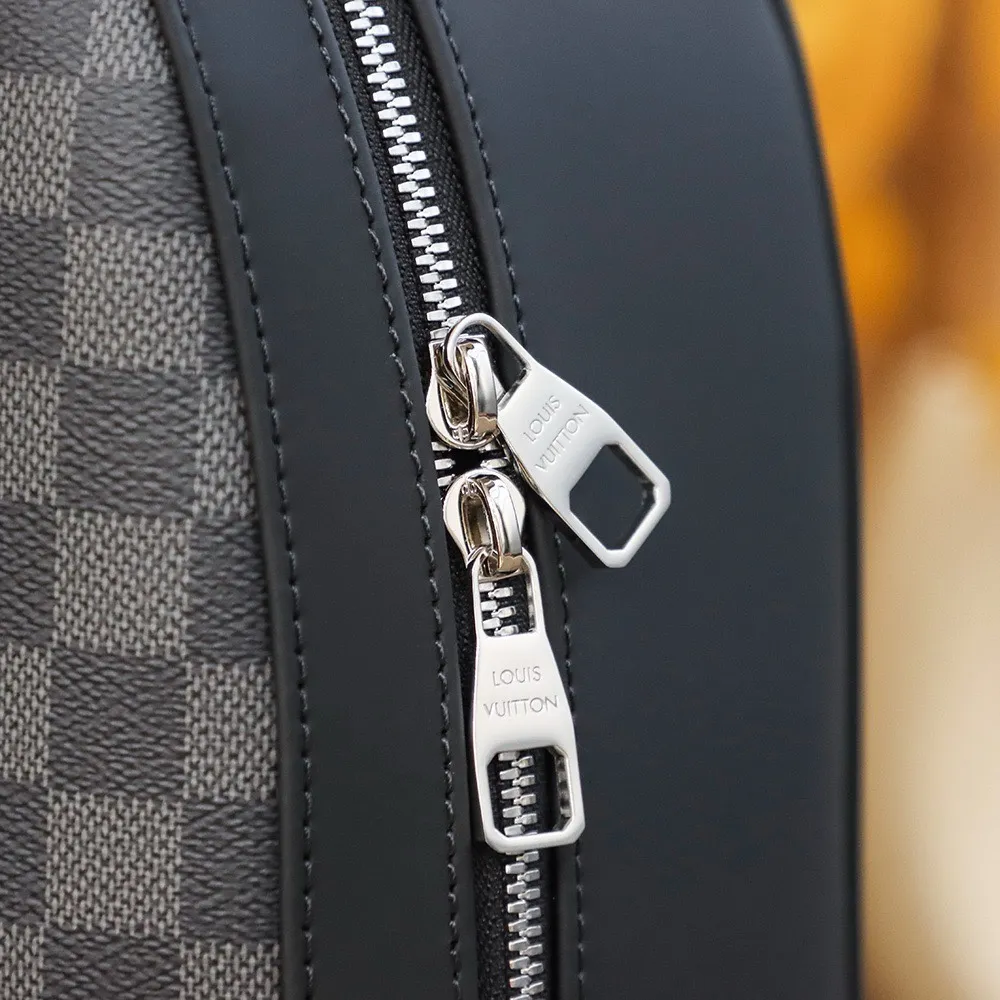 P¥960👉nfc dynamic chip version👈【Top original pure steel hardware】𝐉𝐎𝐒𝐇 Backpack n41473 French original leather🇫🇷Pure steel hardware Size: 32*40*13 ✔️HD details ✔️Restored taste!