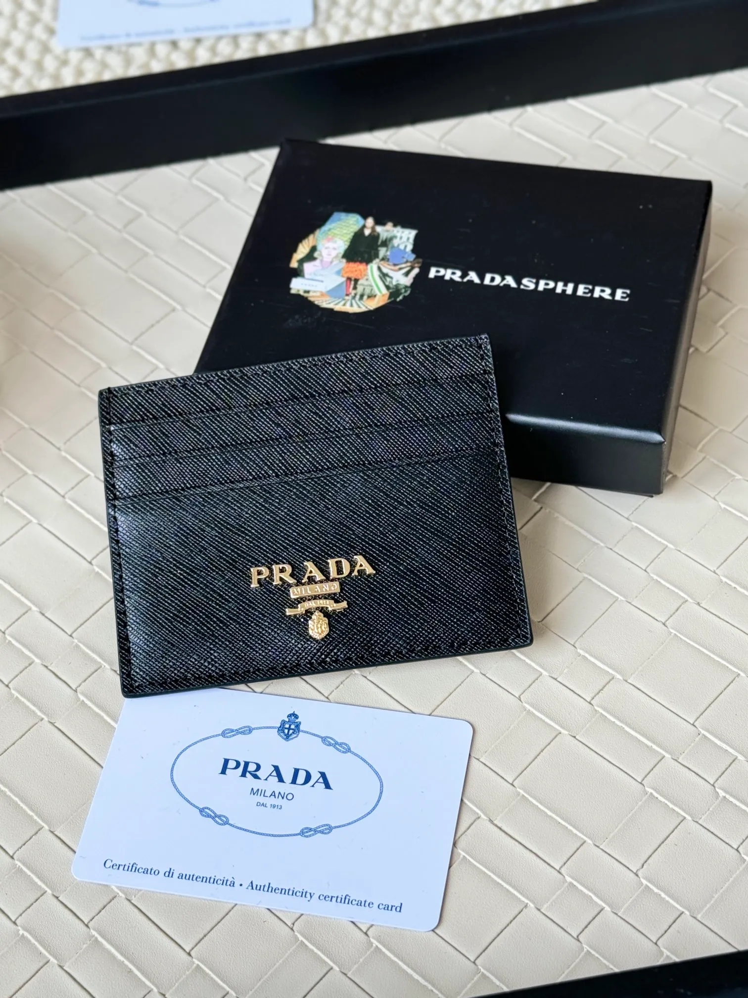 💰100prada popular card holder, small card holder for men and women, black, model 1MC025, loose lettering Triangle Wheat series, nine colors, made of cross-grain cowhide, 6 card slots ➕ One middle sandwich, can place multiple cards and zeros 💰, size 11.2×8.5cm, taken in kind, what you see is what you get