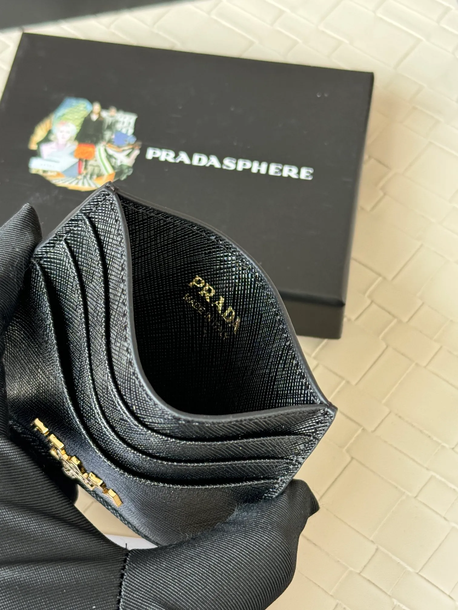 💰100prada popular card holder, small card holder for men and women, black, model 1MC025, loose lettering Triangle Wheat series, nine colors, made of cross-grain cowhide, 6 card slots ➕ One middle sandwich, can place multiple cards and zeros 💰, size 11.2×8.5cm, taken in kind, what you see is what you get