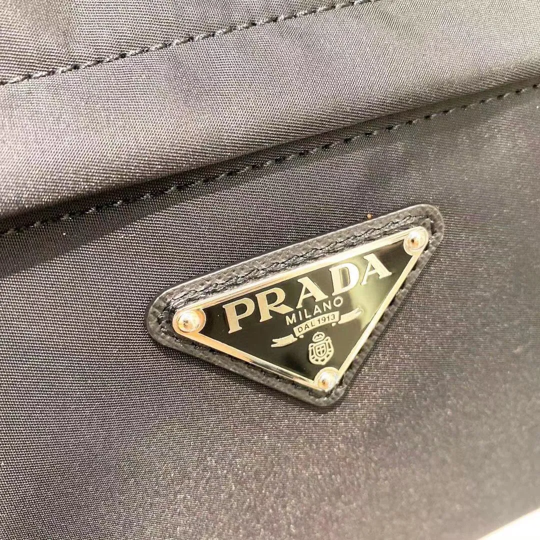P640¥ new first release✨ Original order quality Pra*a latest model 2VZ066 enamel triangle micro label Imported original parachute fabric Using imported equipment ✈️ + The lines are all clear ZP synchronized original hardware accessories Adjustable fabric shoulder straps stainless steel accessories Perfect details comparable to counters 😘Size 40*17*29 Fashionable and casual, a must-have for fashionistas [Deyi][Deyi] It's ready to ship [delightful][delightful]