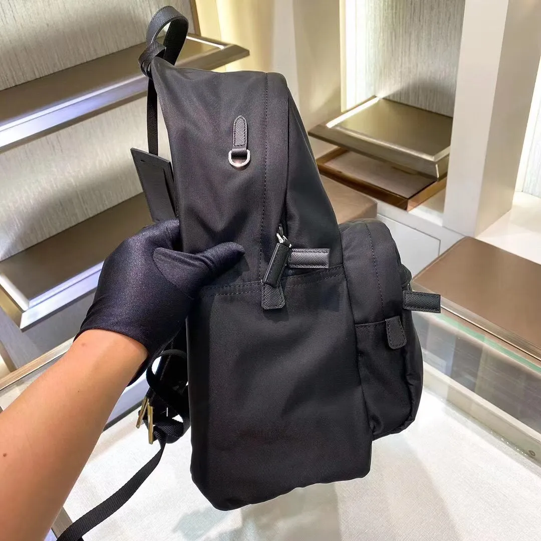 P640¥ new first release✨ Original order quality Pra*a latest model 2VZ066 enamel triangle micro label Imported original parachute fabric Using imported equipment ✈️ + The lines are all clear ZP synchronized original hardware accessories Adjustable fabric shoulder straps stainless steel accessories Perfect details comparable to counters 😘Size 40*17*29 Fashionable and casual, a must-have for fashionistas [Deyi][Deyi] It's ready to ship [delightful][delightful]