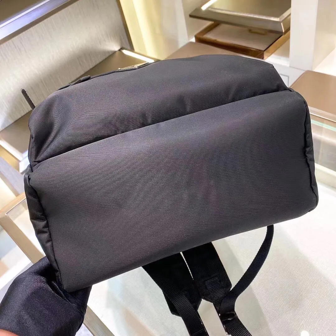 P640¥ new first release✨ Original order quality Pra*a latest model 2VZ066 enamel triangle micro label Imported original parachute fabric Using imported equipment ✈️ + The lines are all clear ZP synchronized original hardware accessories Adjustable fabric shoulder straps stainless steel accessories Perfect details comparable to counters 😘Size 40*17*29 Fashionable and casual, a must-have for fashionistas [Deyi][Deyi] It's ready to ship [delightful][delightful]