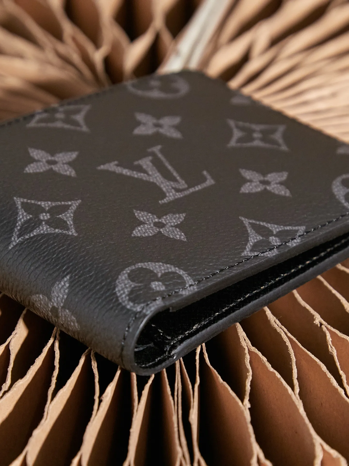 p¥200 👉nfc163C01 dynamic chip version👈 [Top inspection-free] M61695 black flower short wallet Work details: For reference