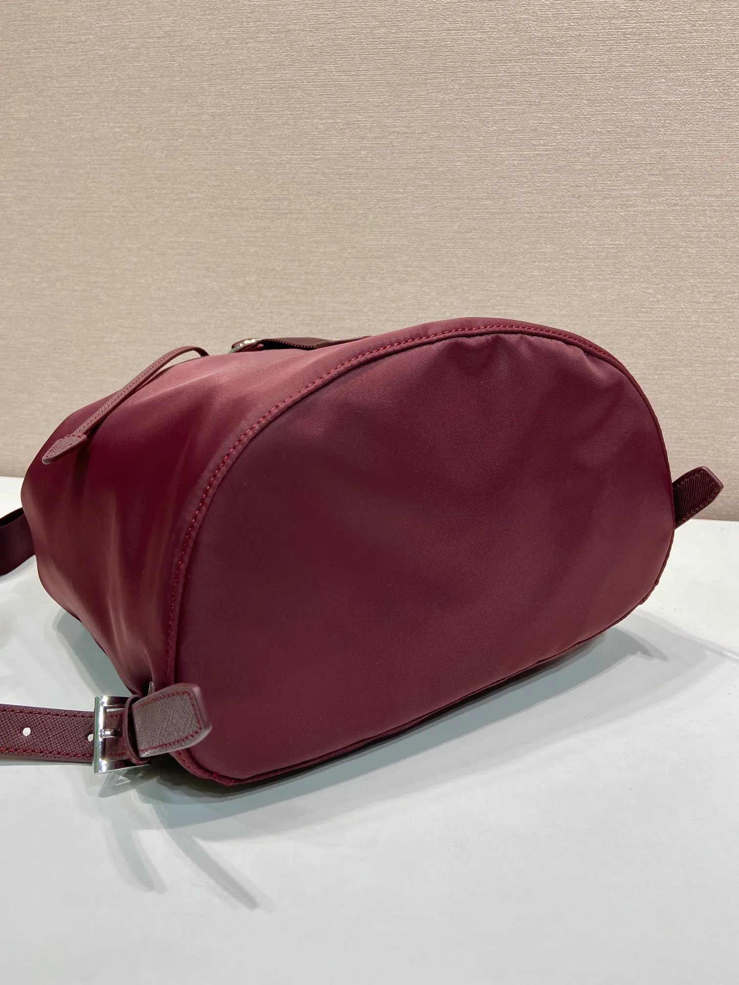 💰1120🎉New product🎉1BZ0197 backpack🎉🎉 This backpack is made of imported nylon fabric and cross-grain cowhide. The only backpack does not have a portable design. It is very unique and has a casual flavor. It has a large capacity and space. The upper body effect is light, fashionable and practical. It is also a popular style that will never go out of style🎉🎉Babies, hurry up and get it🎉🎉 Length 25x Height 35x Bottom 15cm🎉🎉🎉💰💰💰