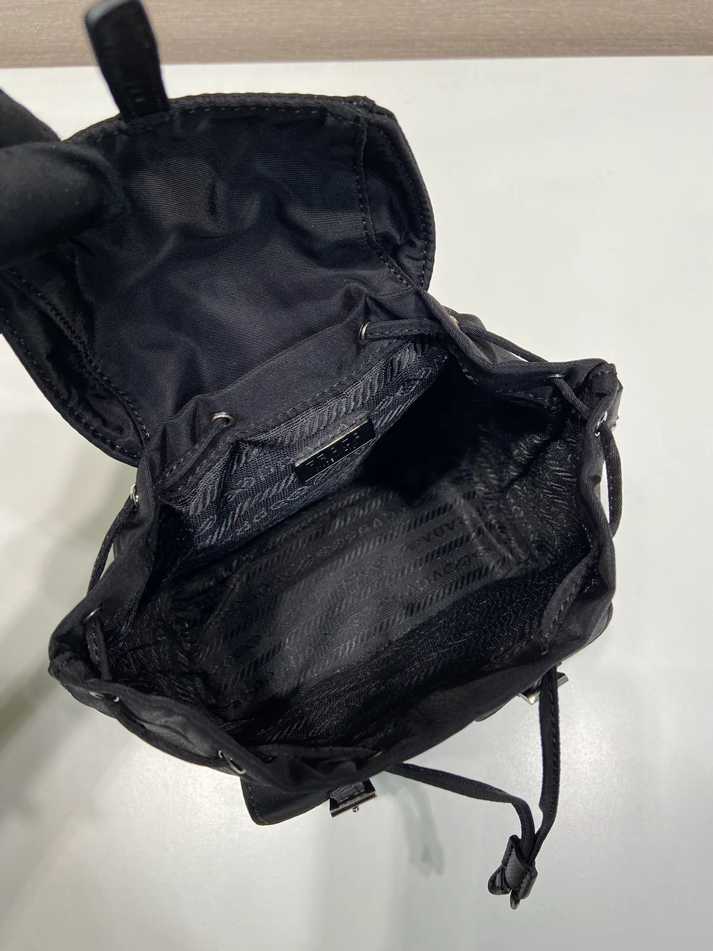 💰860🎉Mini Backpack🎉1BH029 Upgraded Version🎉🎉 This universal backpack with simple lines can be transformed into a handbag through the detachable shoulder strap, highlighting its practicality. Detachable chain shoulder strap, front flap pocket with buckle, super cute😍The capacity is practical. It is another grass planted permanently by Internet celebrities. Hurry up and get it🎉🎉Length 17xHeight 18.5xBottom 8cm🎉🎉🎉👏👏👏