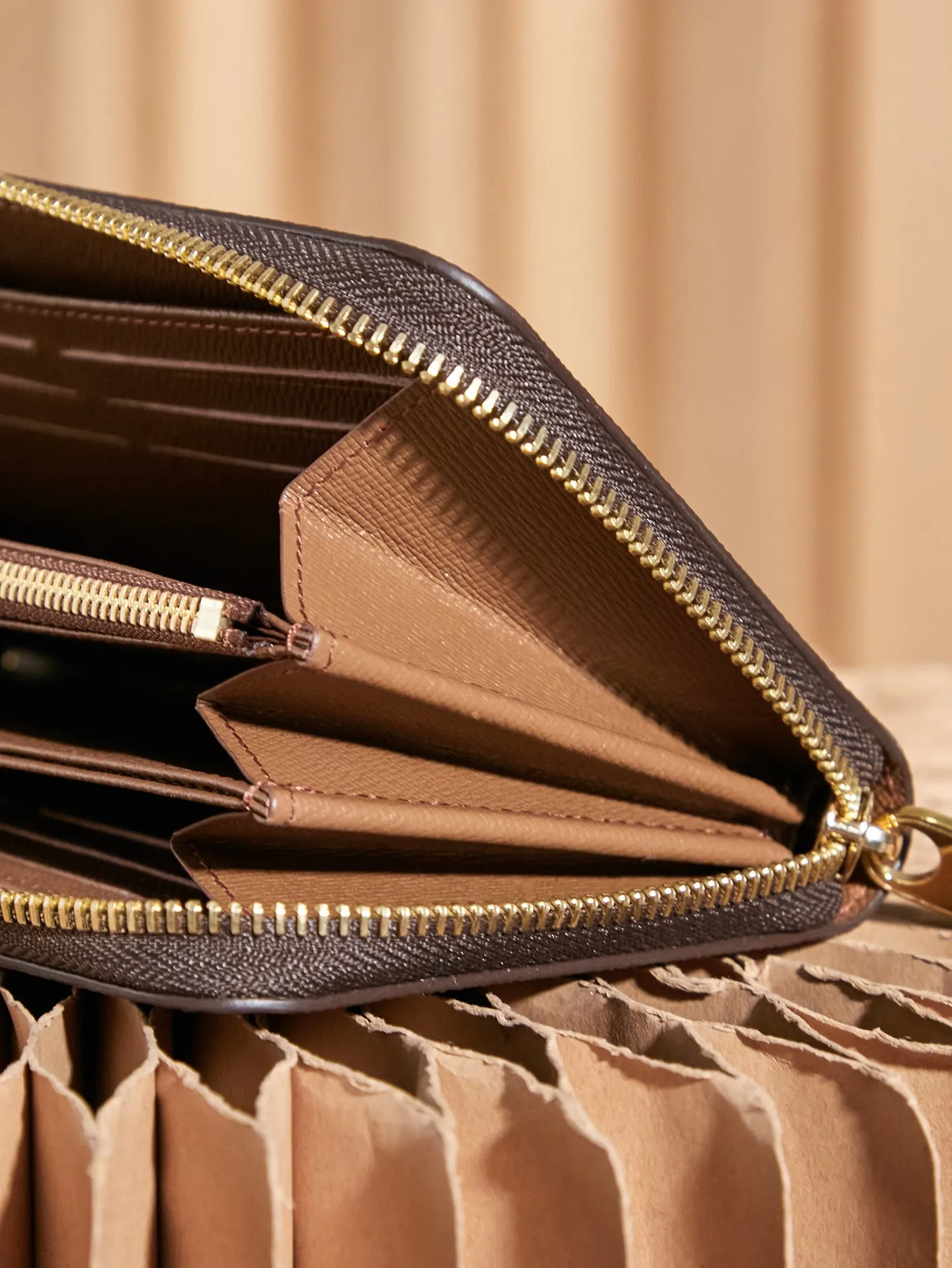 P¥300👉nfc163C01 dynamic chip version👈 [Top-level inspection-free] M42616 presbyopic zipper wallet 60017 Work details: For reference