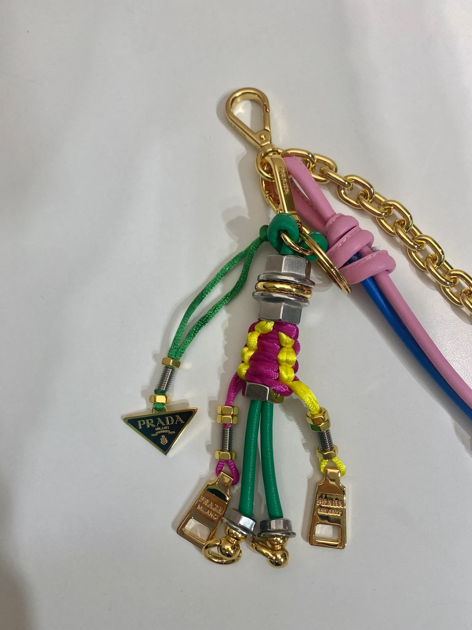 💰560🎉Hot-selling accessories🎉1TT219 for women🎉🎉 This accessory plays with colors and textures, enriching the bag’s individual expression with contemporary style. Equipped with hooks and rings, and an enamel-coated triangular metal logo. Your favorite doll can be detached and used alone. It’s so beautiful. The doll pendant that beauties have longed for has arrived. Hurry up and get it🎉🎉