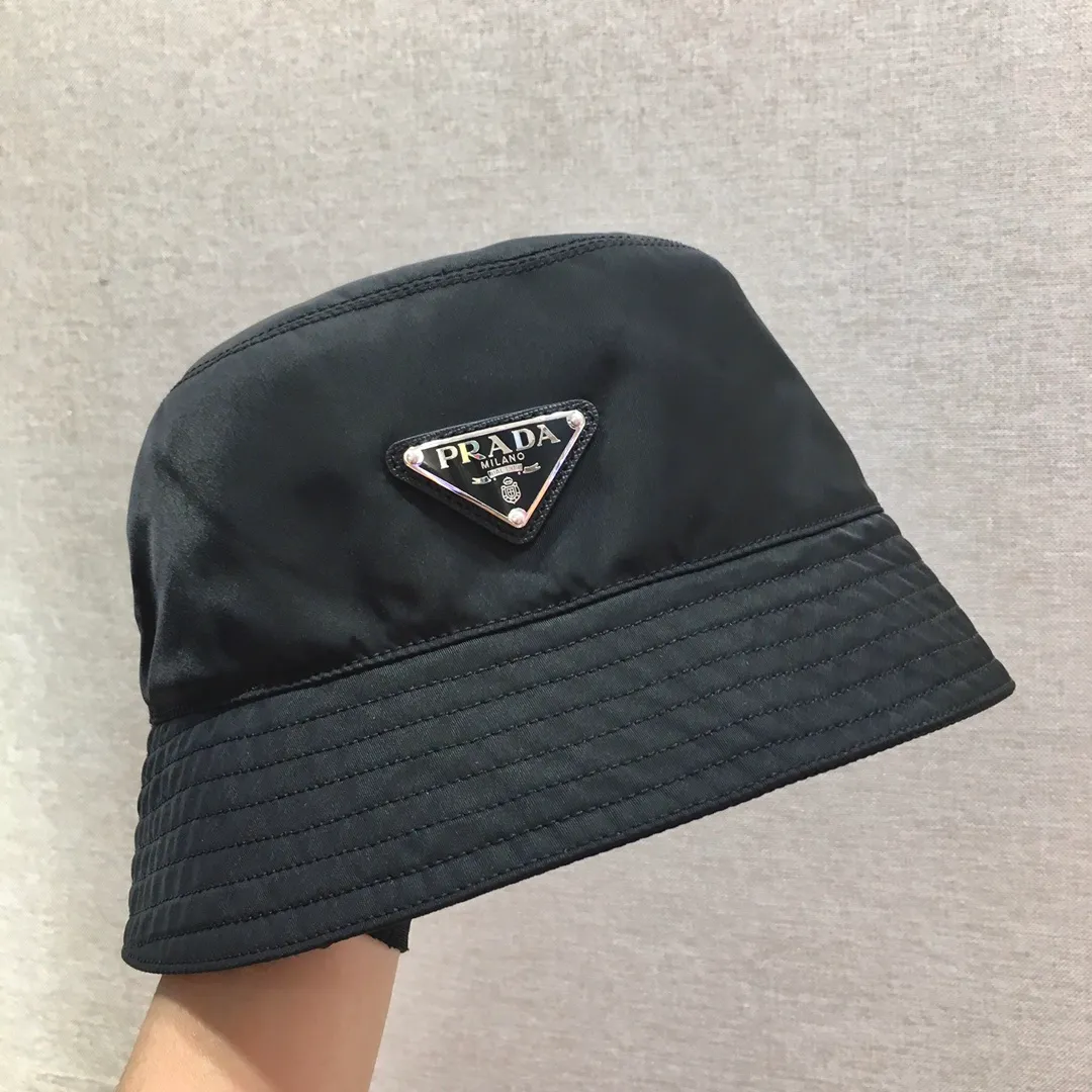 💰320, Internet celebrity fisherman hat🎩, I heard it is very popular at the moment😍😍, it is still a hot style this year, unisex, no matter it can be matched with any clothes, it is affordable for any occasion👏👏Lightweight nylon fabric, fashion is so simple, good-looking and practical.