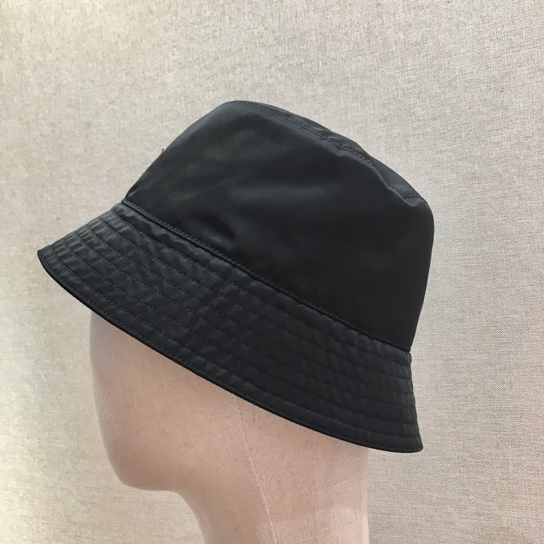 💰320, Internet celebrity fisherman hat🎩, I heard it is very popular at the moment😍😍, it is still a hot style this year, unisex, no matter it can be matched with any clothes, it is affordable for any occasion👏👏Lightweight nylon fabric, fashion is so simple, good-looking and practical.