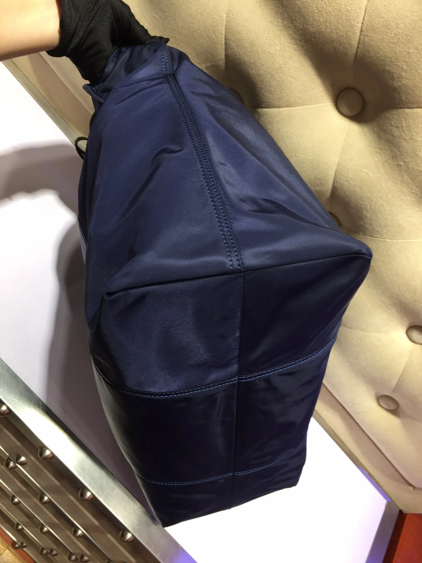 💰920P Jiachu’s new shopping bag 1BG184, original item, exclusive first release🤙🤙Made of imported nylon material, calfskin trim, leather double handles, contrasting leather logo, two zipper inner pockets, contrasting nylon lining. 165 OEM code. Lightweight and practical, ladies, hurry up and get it🙋🏻🙋🏻Length 40x Height 34x Bottom 16cm.💪🏾💪🏾💪🏾💰💰