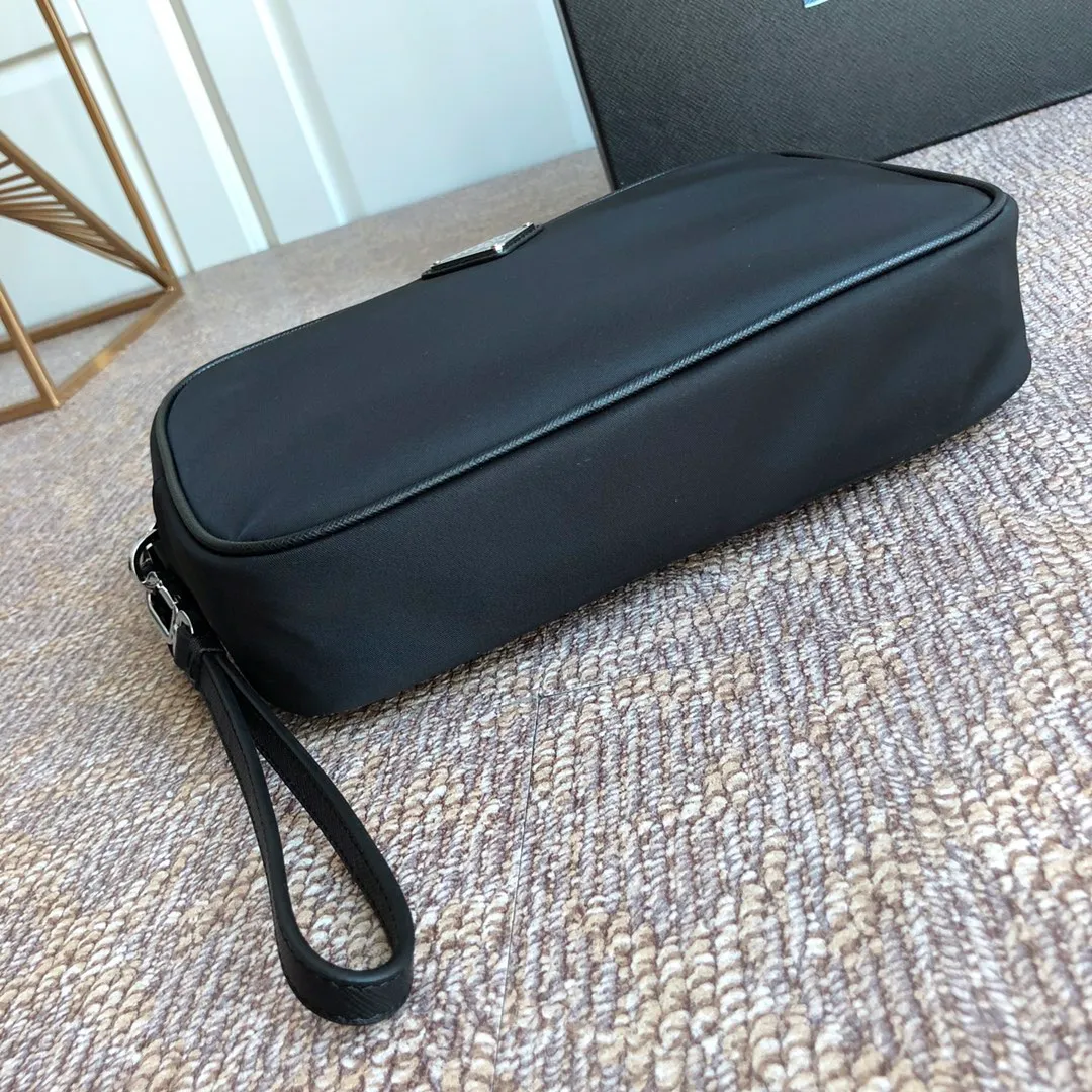 💰700, popular handbag 👍👍2NE007 triangle, made of imported nylon material/cross pattern cowhide, 👍👍polished steel hardware, detachable handle Belt, zipper on the back, many compartments, large capacity, high-end and elegant👍👍Men’s favorite, length 24x height 16x bottom 7cm.👏🏻👏🏻👏🏻