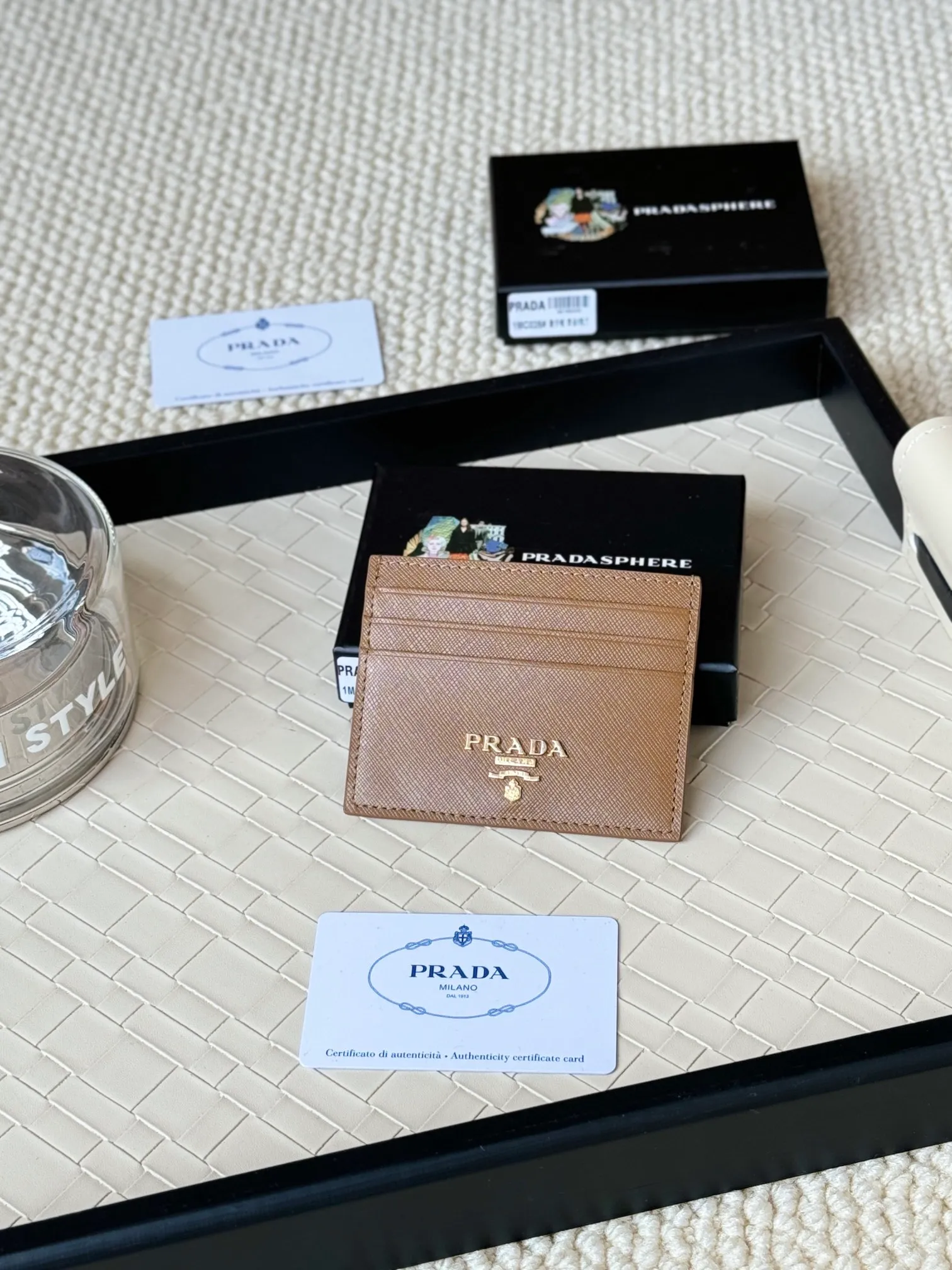 💰110prada popular card holder, unisex small card holder, black, model 1MC025, loose lettering Triangle Wheat series, nine colors, made of cross-grain cowhide, 6 card slots ➕ One middle sandwich, can place multiple cards and zeros 💰, size 11.2×8.5cm, real shot, what you see is what you get
