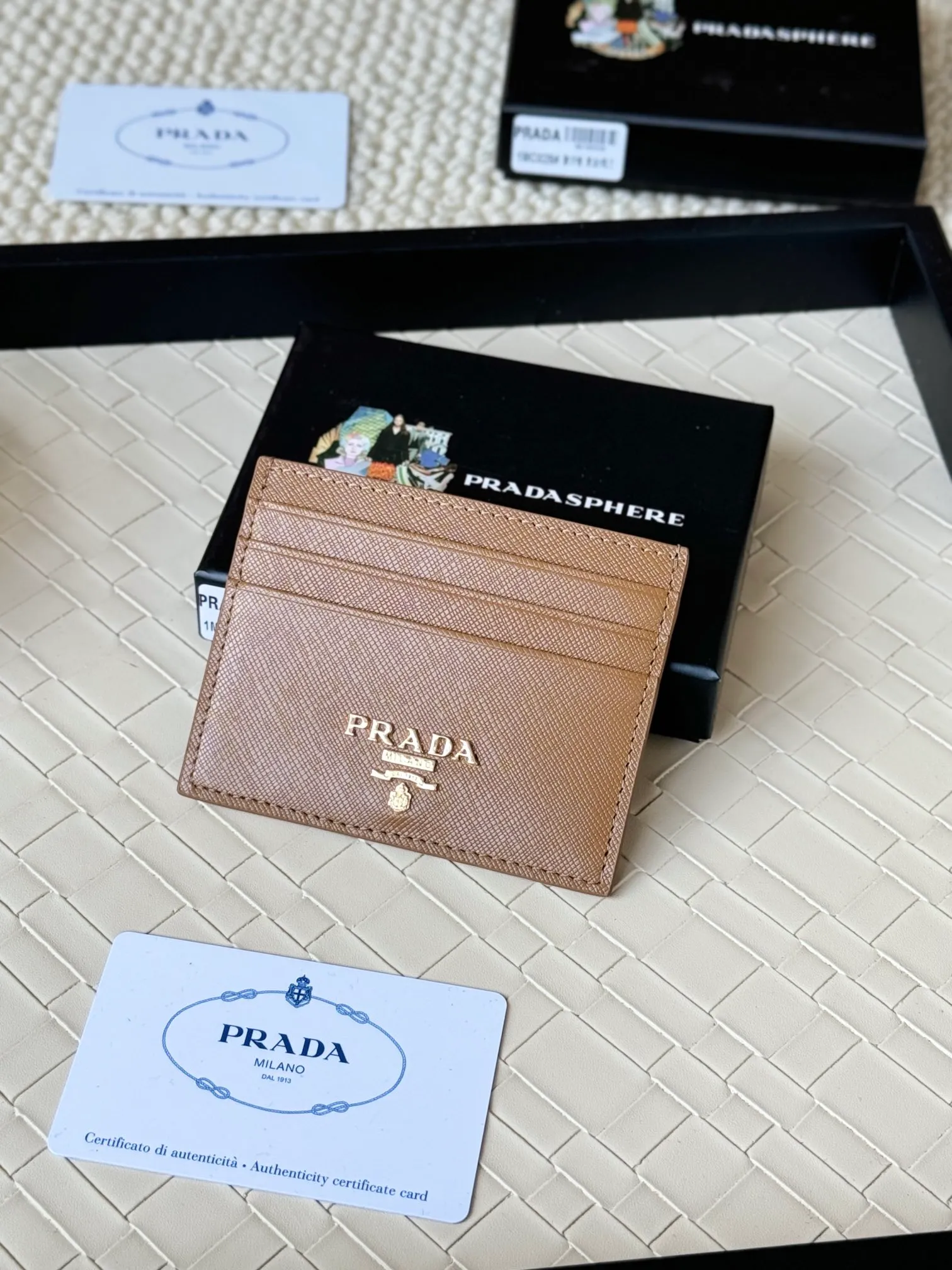 💰110prada popular card holder, unisex small card holder, black, model 1MC025, loose lettering Triangle Wheat series, nine colors, made of cross-grain cowhide, 6 card slots ➕ One middle sandwich, can place multiple cards and zeros 💰, size 11.2×8.5cm, real shot, what you see is what you get