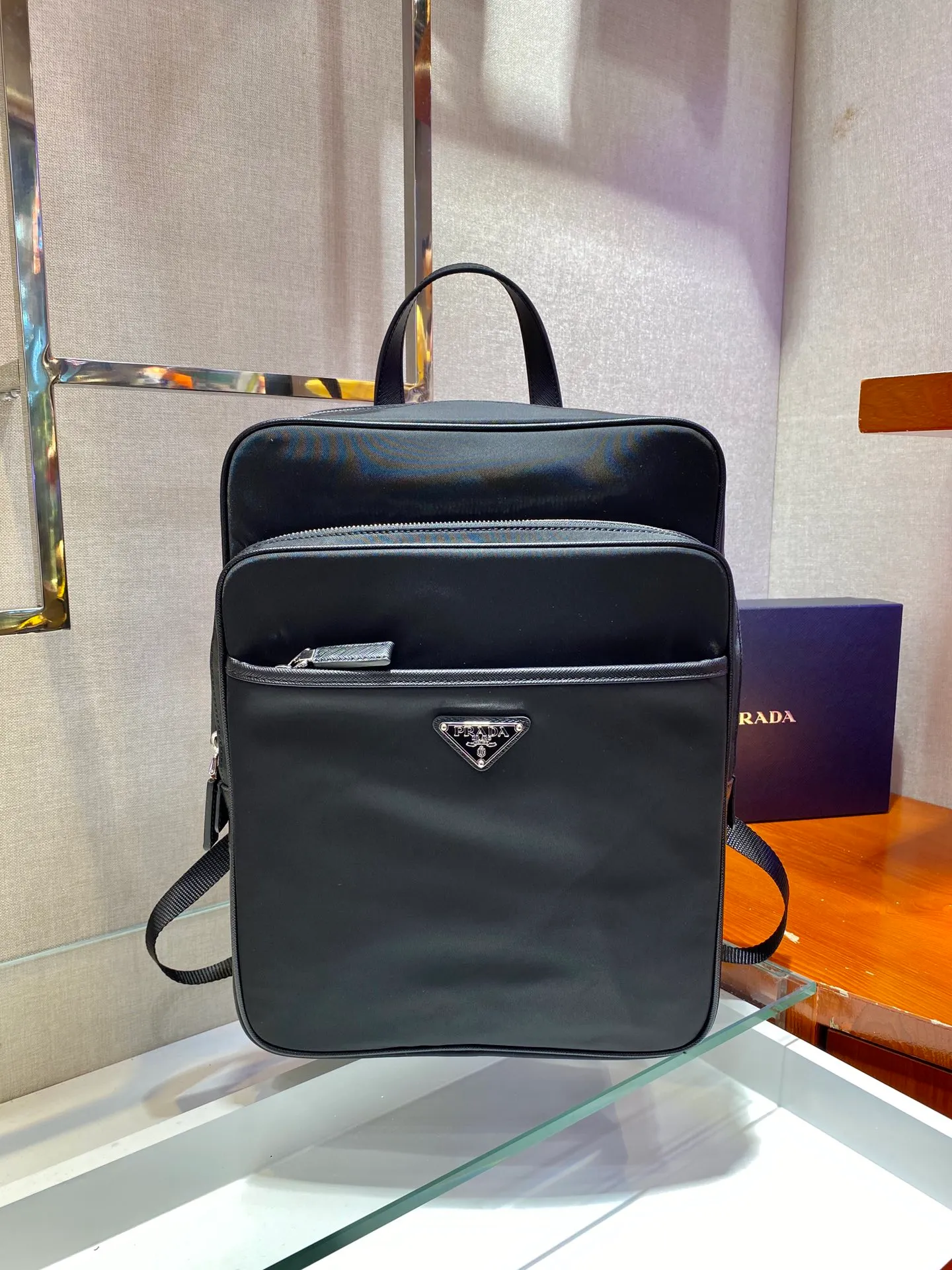 💰1260🎉New Backpack🎉2VZ064🎉This nylon backpack is equipped with multiple practical pockets and complements the modern and fashionable minimalist design. A triangular metal logo adorns it like a finishing touch. Made of nylon, trimmed with Saffiano leather, multiple zippers for external openings, top-grade hardware, many compartments, practical and elegant🙊The upper body effect is very cool👏, if you like babies, hurry up and get it, it is another backpack that will never go out of style🎉🎉 Length 26x Height 35x Bottom 12cm
