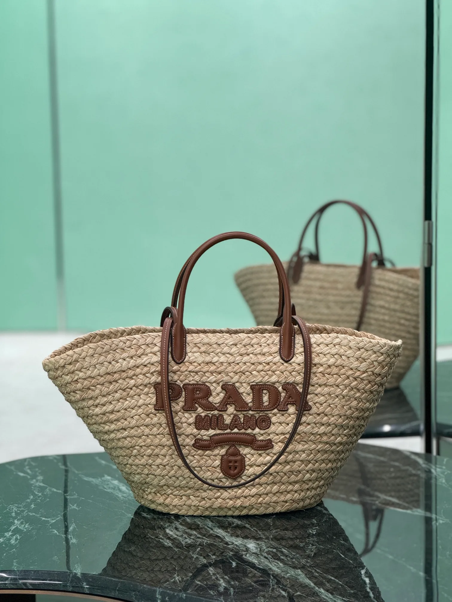 💰1700🌟Raffia vegetable basket handbag full of holiday style, large silhouette, double shoulder straps and top handle, front logo, leather trim.  Size: 27×56×28cm Style number: 1BG470