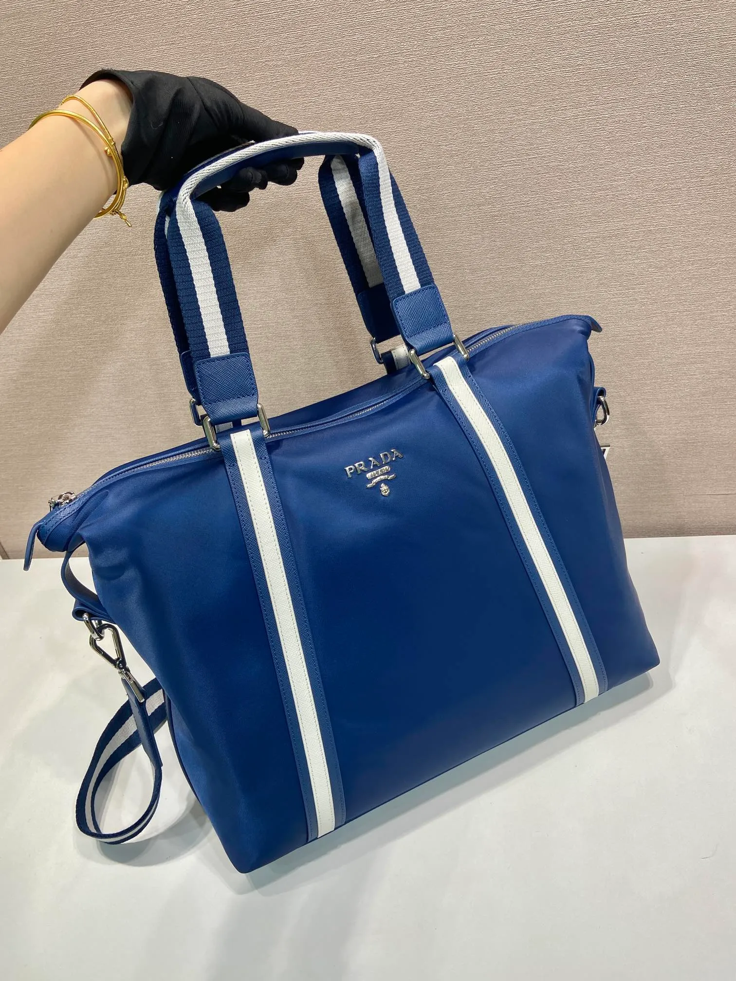 💰960, P Jiachui's popular men's bag, 2096 black, top quality, made of imported parachute fabric + imported cowhide, top hardware, lightweight + super large space, usable when traveling far away, never outdated, length 40X height 35X14cm.