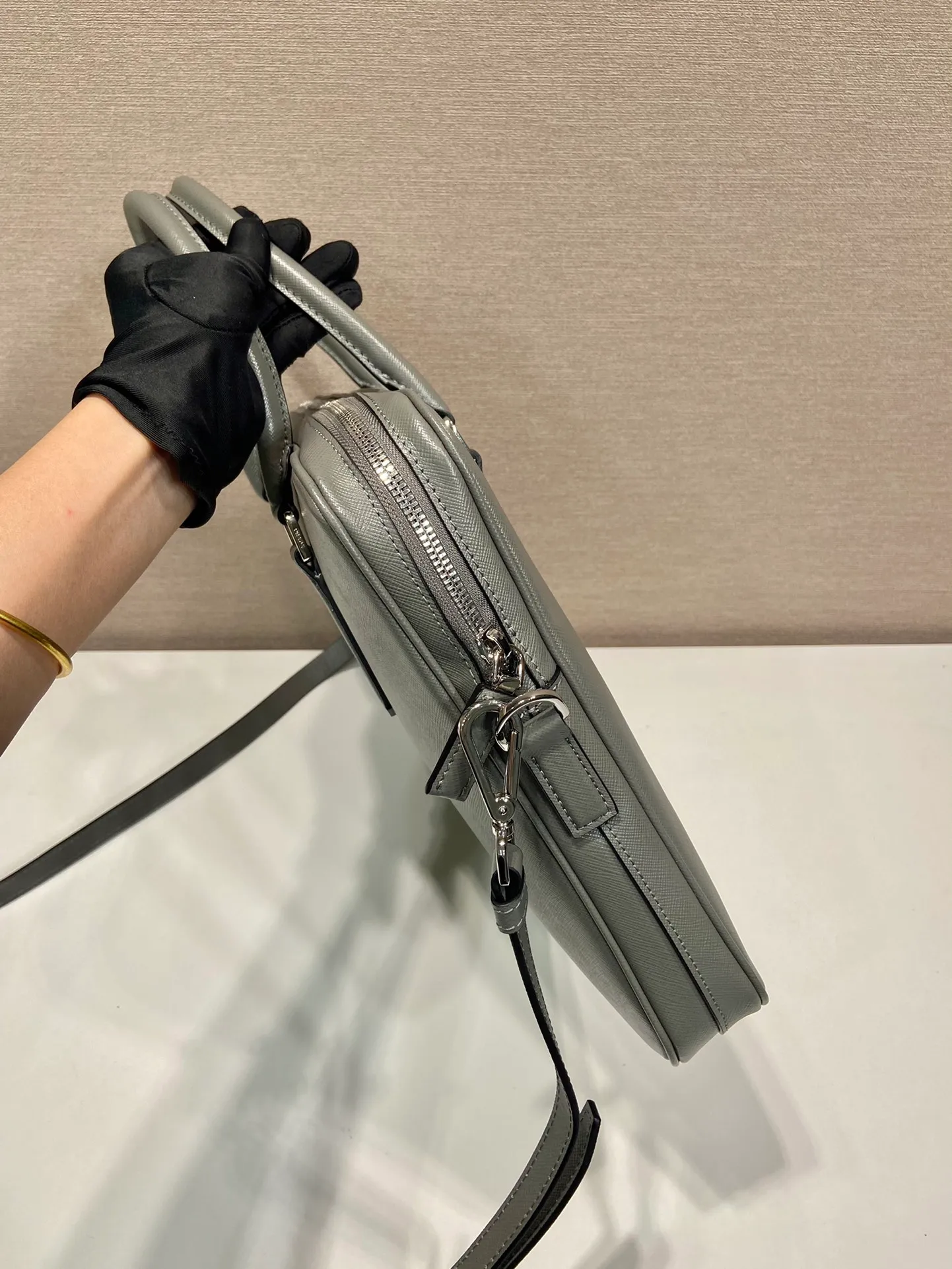 💰1840🎉Classic new color🎉2VE0368 is out of stock, bottom width is 3.5cm👻👻👻, synchronized with counters, lightweight + ultra-thin + solid Used, the style that men have always requested, top quality, 175 OEM code, length 37x height 28x base width 3.5cm.💪💪💪💰💰💰