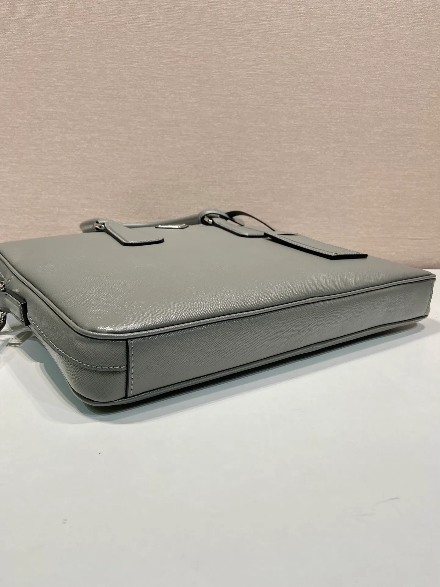 💰1840🎉Classic new color🎉2VE0368 is out of stock, bottom width is 3.5cm👻👻👻, synchronized with counters, lightweight + ultra-thin + solid Used, the style that men have always requested, top quality, 175 OEM code, length 37x height 28x base width 3.5cm.💪💪💪💰💰💰