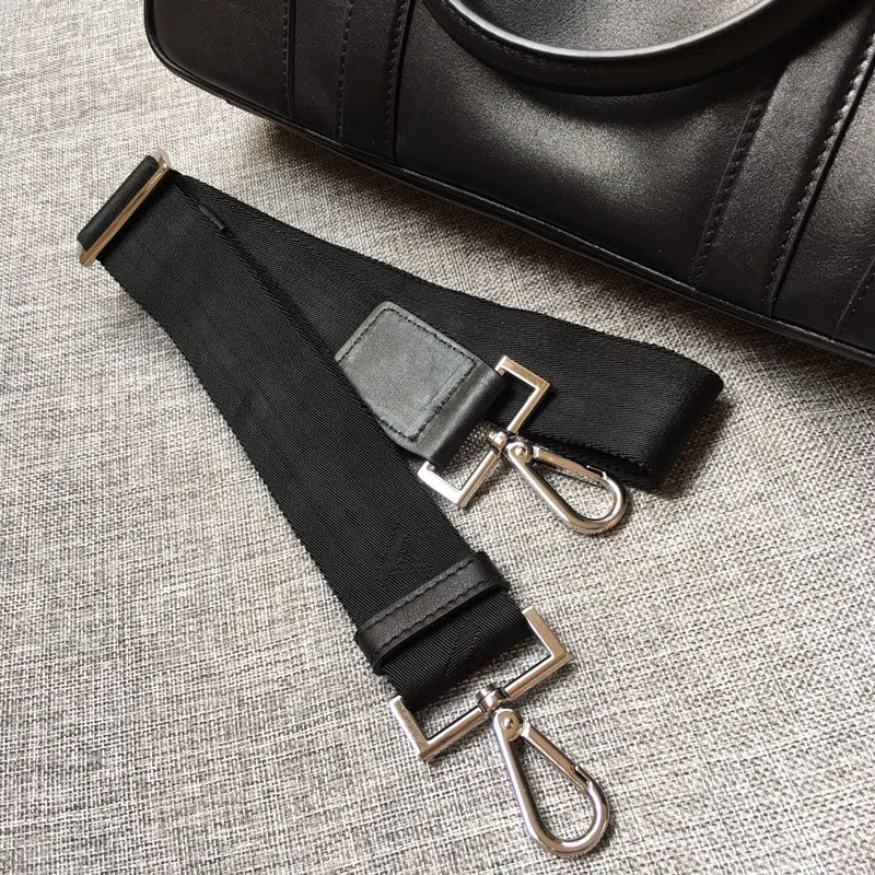 💰1900, P's men's bag 0912, black has been shipped again, counter synchronized, top quality, hurry up if you want it, made of imported calfskin, inside and outside, with pockets on the front and outside, many compartments, 175 OEM code, length 38X height 29cm