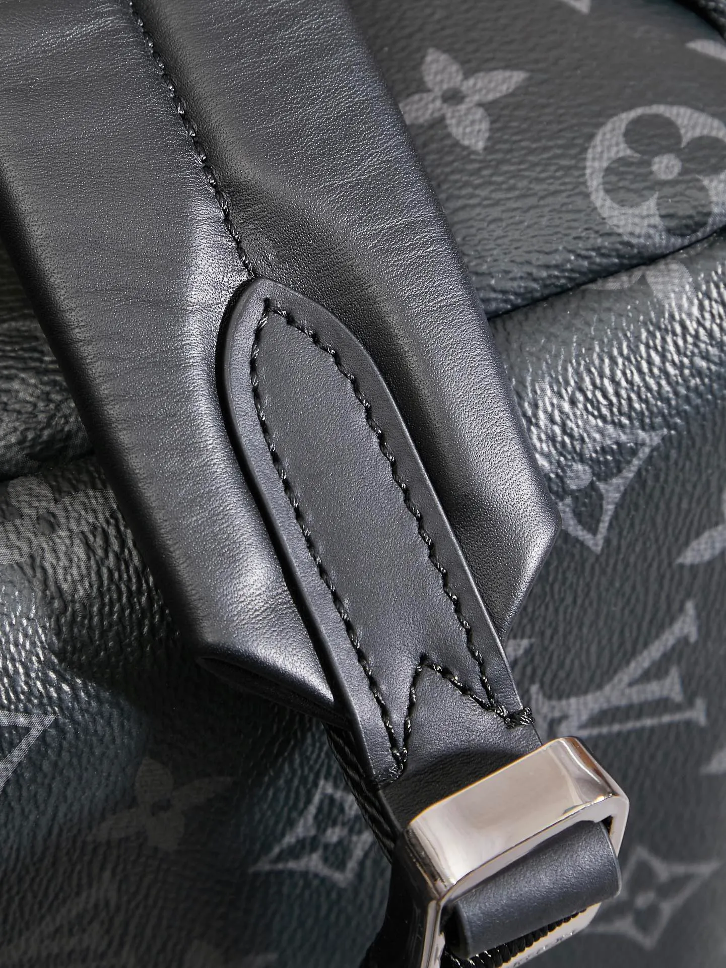 P¥960👉nfc163C01 dynamic chip version👈This Discovery backpack M22558 top-notch inspection-free all-steel hardware size: 29*38*20cm [Essential details, every detail is impeccable]