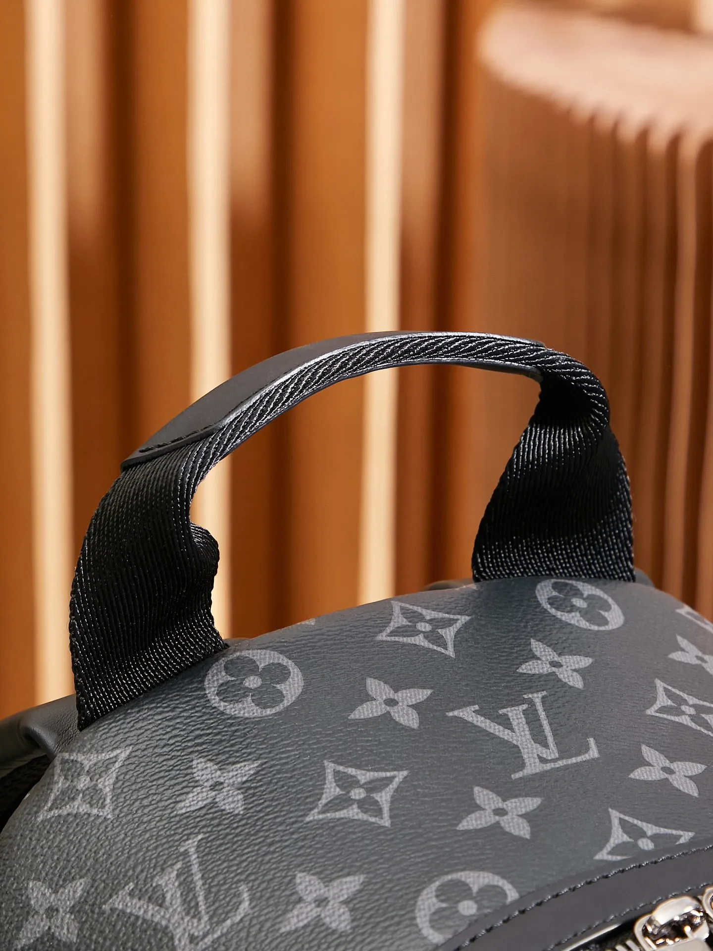 P¥960👉nfc163C01 dynamic chip version👈This Discovery backpack M22558 top-notch inspection-free all-steel hardware size: 29*38*20cm [Essential details, every detail is impeccable]