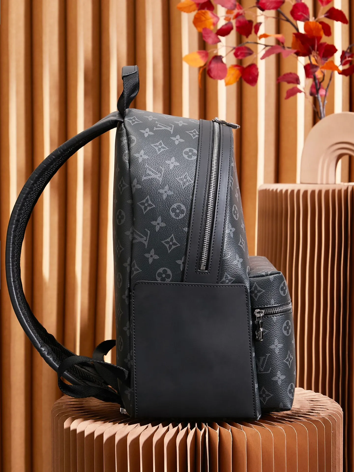 P¥960👉nfc163C01 dynamic chip version👈This Discovery backpack M22558 top-notch inspection-free all-steel hardware size: 29*38*20cm [Essential details, every detail is impeccable]