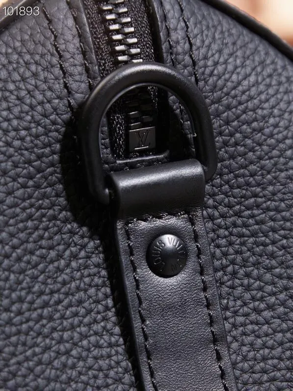P¥940👉nfc163C01 dynamic chip version👈[Top-grade inspection-free all-steel hardware] This City Keepall handbag blooms in the Louis Vuitton neoclassical style in autumn. Aerogram fine-grained cow leather is as soft as traditional aviation letterhead. Metal LV letters subtly express the brand's logo. A detachable shoulder strap makes it easy to carry. It combines practical functionality with contemporary elegance. Aerogram grained cow leather, cow leather trim, fabric lining, metal hardware, metal lettering, double zipper closure, large main compartment! ! Model: M59255; Size: 27x17x13CM
