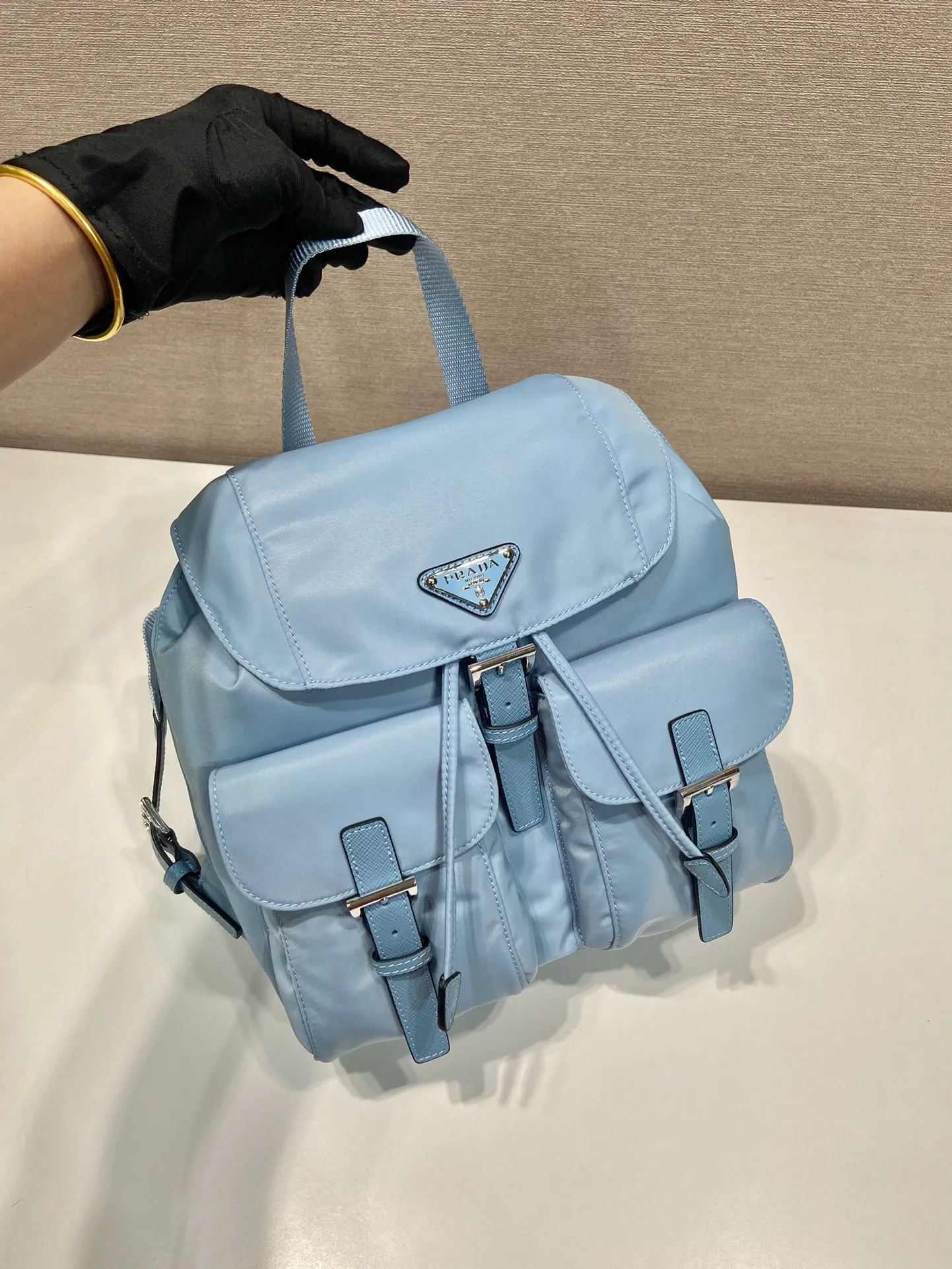 💰1000 P Jiajui classic backpack, upgraded version small size 1BZ677, small size 🙊🙊top quality, made of imported parachute fabric + cross-grain cowhide + top-grade hardware, light and practical, fashionable + never out of date, hurry up and get it, length 28x height 23.5x bottom 12cm