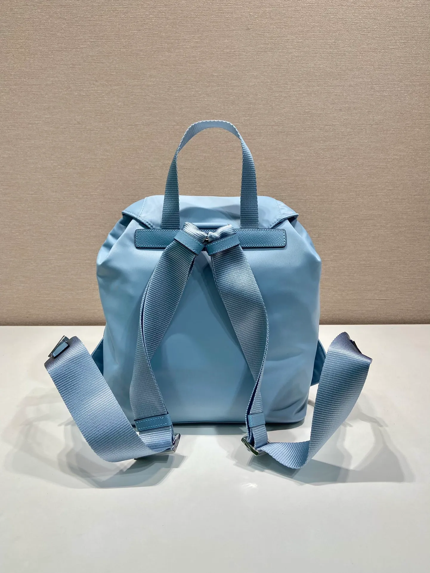 💰1000 P Jiajui classic backpack, upgraded version small size 1BZ677, small size 🙊🙊top quality, made of imported parachute fabric + cross-grain cowhide + top-grade hardware, light and practical, fashionable + never out of date, hurry up and get it, length 28x height 23.5x bottom 12cm