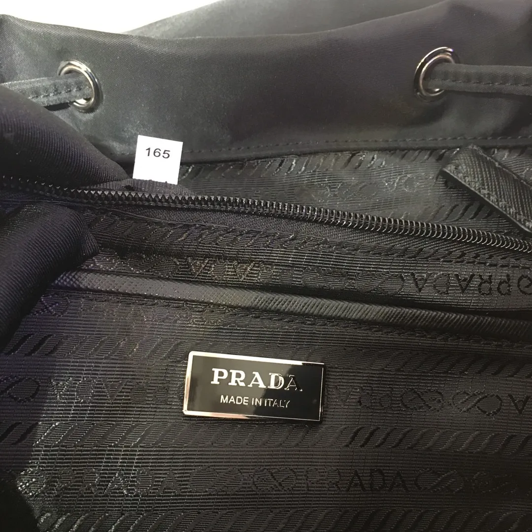 💰960✨The latest popular model✨ Original item Prada The latest popular nylon backpack 1BZ005 Classic triangle enamel logo Imported parachute fabric + top hardware accessories Fashionable and lightweight, 32x26x13cm long 👏🏻👏🏻👏🏻💰💰