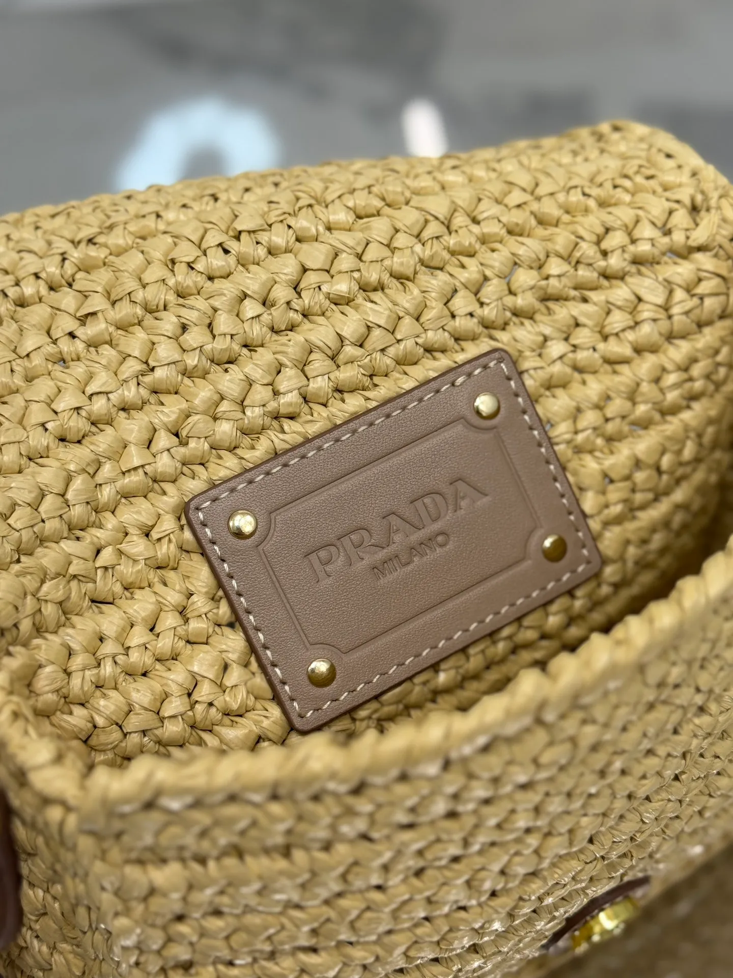 💰1700🌟Woven hijab bag. Small hijab crossbody bag, full of artistic flavor~The raffia weaving is very solid and super textured. ♡It can be worn with private clothes every day. The natural style design seems to be able to breathe💭 Size: 12×16.5×5cm Style number: 1BD335