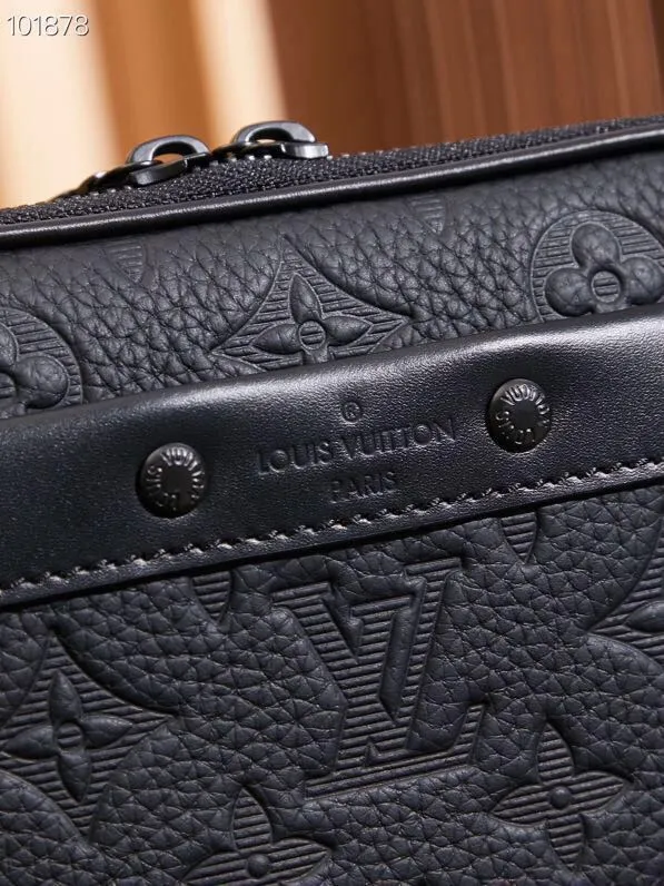 P¥860👉nfc dynamic chip version👈This Neo Alpha cross-body bag M82544 French original leather🇫🇷All steel hardware Size: 11*18.5*6.5cm [Essential details, every detail is impeccable]