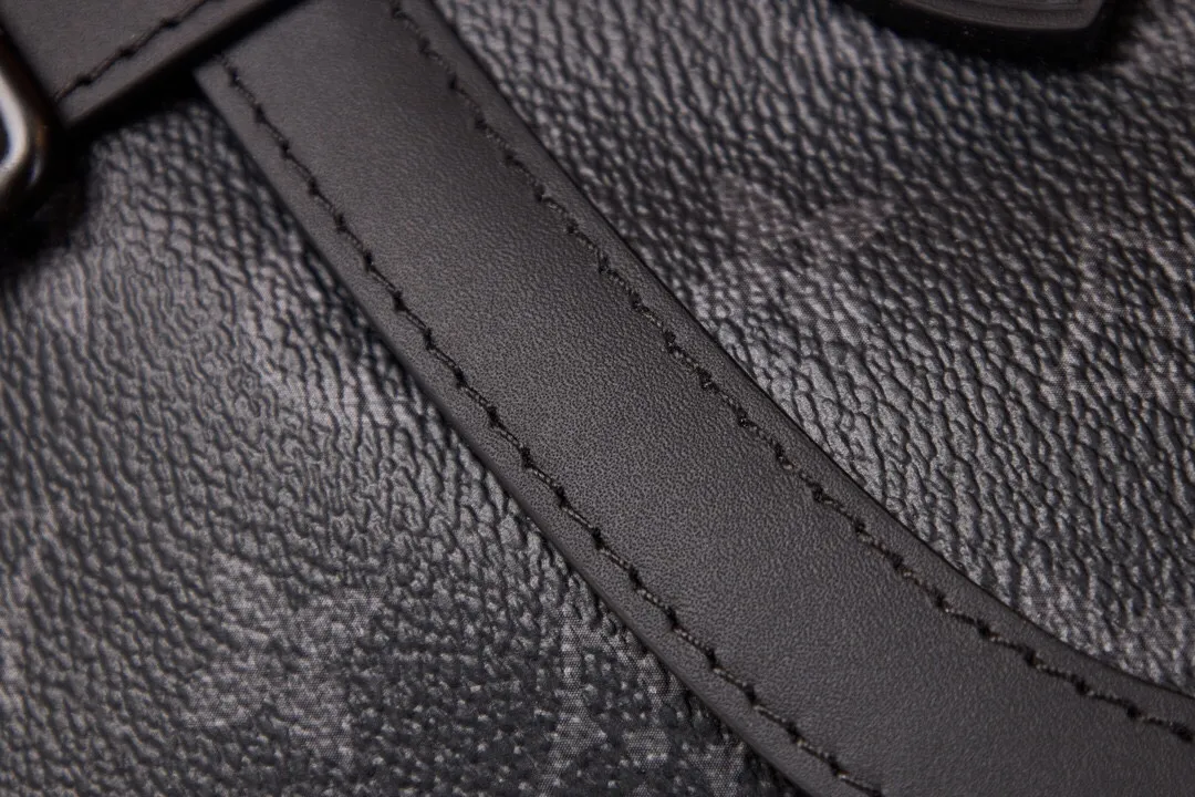 P¥1000👉nfc dynamic chip version👈【Top original pure steel hardware】m45913 The new saumur backpack is a classic item - the equestrian style saumur handbag born in 1986, giving it a modern temperament. Understated monogram eclipse canvas is paired with leather details inspired by the brand's heritage, including buckled shoulder straps with hidden magnetic closures. Equipped with a spacious main compartment and a unique notebook pocket, it is versatile and a perfect companion for daily travel. Dimensions: 27.0 x 42.0 x 13.0 cm (length x height x width)