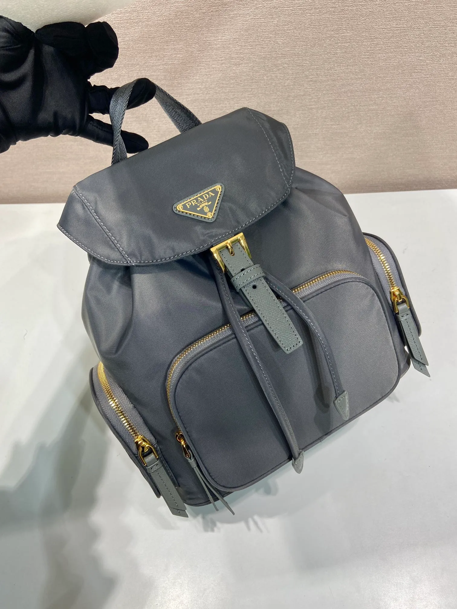 💰1300🎉New product🎉1BZ081 Backpack🎉🎉 This backpack is made of imported nylon fabric. The body of the bag is designed with three zipper pockets. The bag opening is opened and closed with a flip drawstring. It has top-grade hardware, large capacity, and many pockets. It is very practical. Length 24.5x Height 29x Bottom 12cm🎉🎉🎉💰💰💰