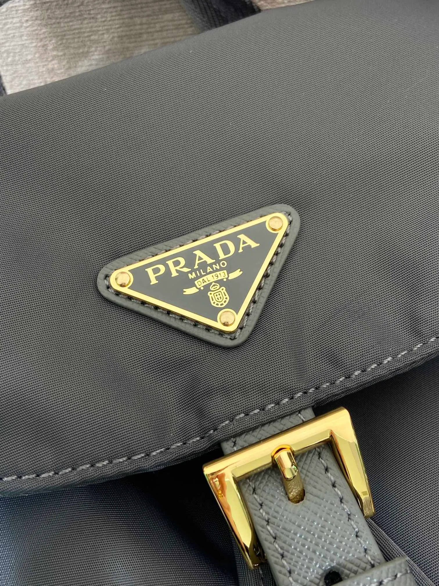 💰1300🎉New product🎉1BZ081 Backpack🎉🎉 This backpack is made of imported nylon fabric. The body of the bag is designed with three zipper pockets. The bag opening is opened and closed with a flip drawstring. It has top-grade hardware, large capacity, and many pockets. It is very practical. Length 24.5x Height 29x Bottom 12cm🎉🎉🎉💰💰💰
