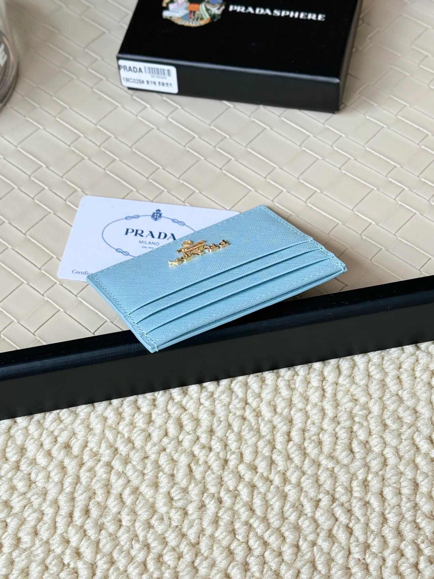 💰100prada popular card holder, small card holder for men and women, black, model 1MC025, loose lettering Triangle Wheat series, nine colors, made of cross-grain cowhide, 6 card slots ➕ One middle sandwich, can place multiple cards and zeros 💰, size 11.2×8.5cm, taken in kind, what you see is what you get