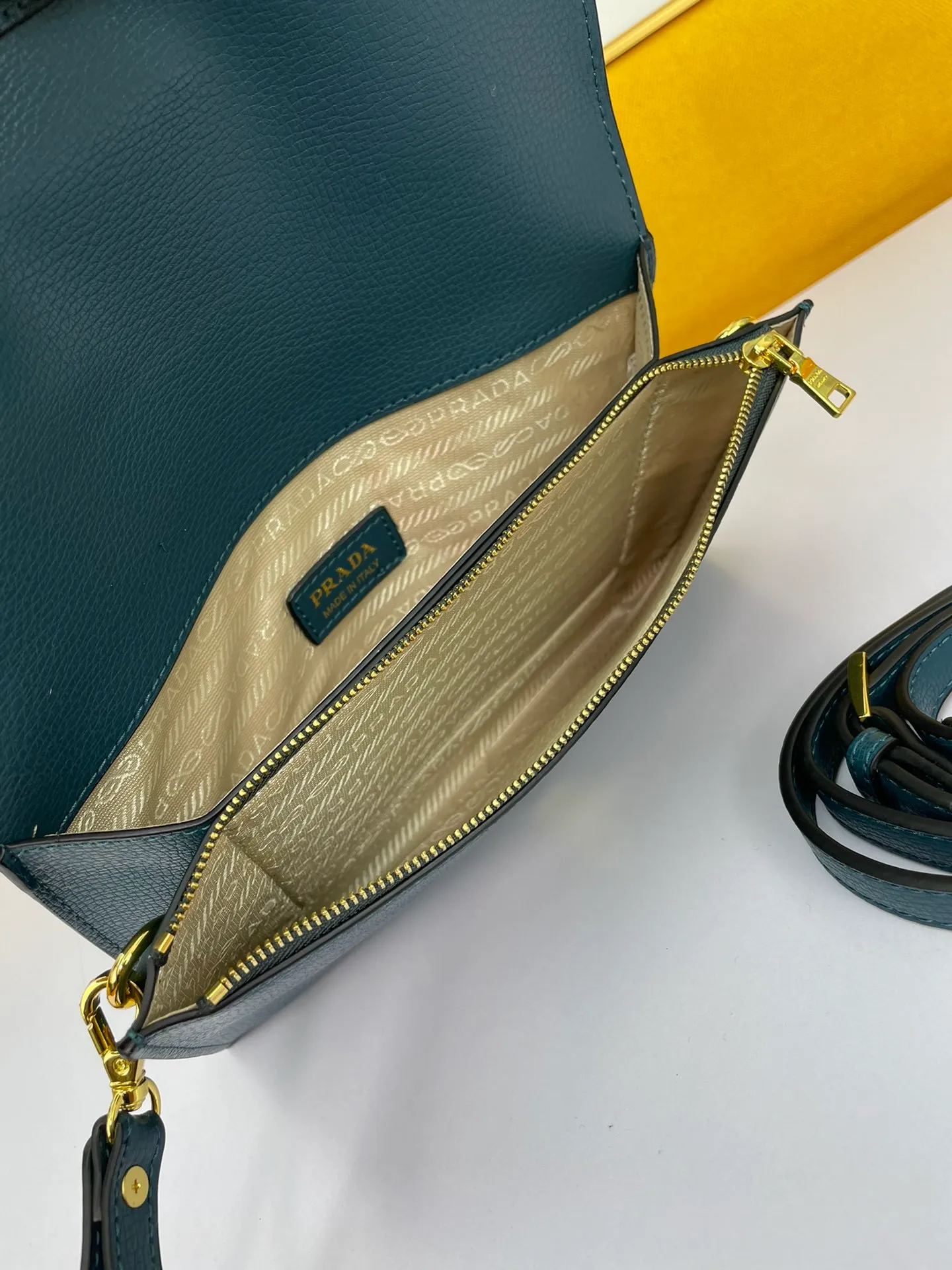 All categories Official website "Brand Women's Bags" Women's Bags 💙 PRADA 2022 official new Prada crossbody bag wholesale 58002380 Original order quality Size: 25-16-4CM