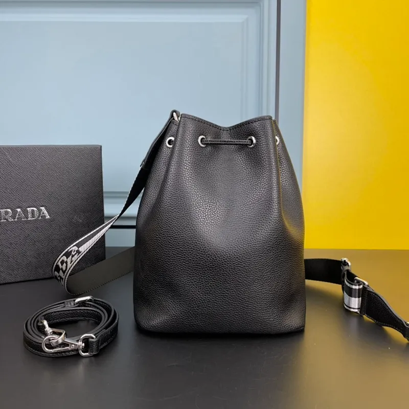 All categories Official website "Brand Women's Bags" Women's Bags 💙 PRADA 2022 official new Prada cowhide backpack wholesale 58001700 High quality Size: 20-25-14CM