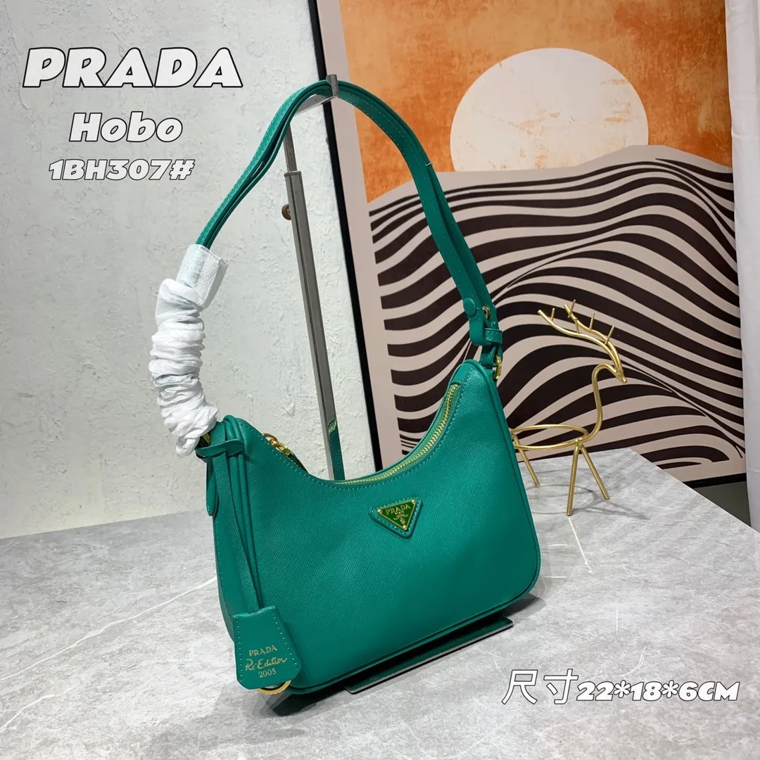 All Categories Official Website "Brand Women's Bags" Women's Bags 💙 PRADA Prada 2022 counter latest hobo women's full leather armpit bag 1BH307 is made of cross-grain cowhide imported from Italy, triangle brand metal hardware, equipped with a small tag keychain, 80 cm adjustable shoulder strap, single shoulder + crossbody + handheld multi-functional carrying method, cloth lining, 175 OEM code. size: