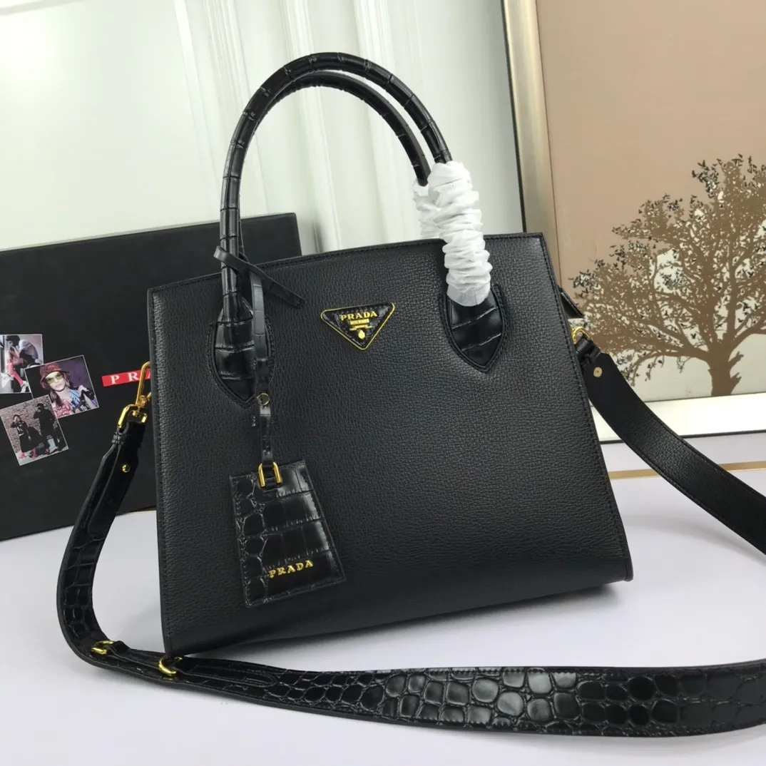 All categories Official website "Brand Women's Bags" Women's Bags 💙 PRADA 2022 official new Prada calfskin handbag wholesale 58002500 High quality Size: 30-24-15CM