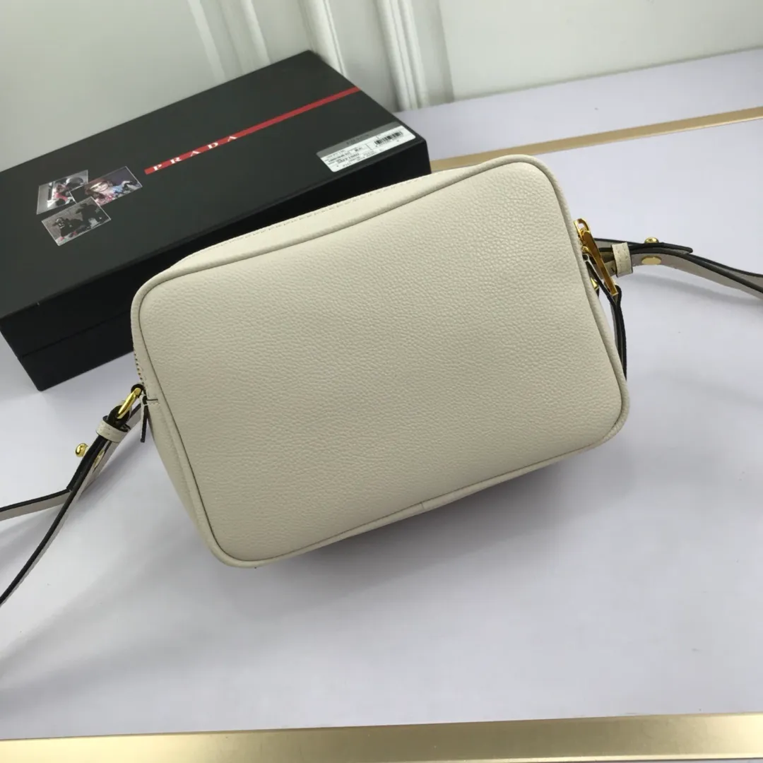 All categories Official website "Brand Women's Bags" Women's Bags 💙 PRADA 2022 Official New Prada Imported Cowhide Crossbody Bag Wholesale 58002000 High Quality Size: 23-16-10CM