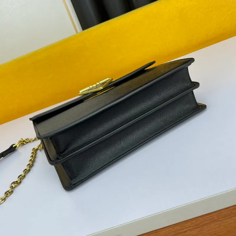 All categories Official website "Brand Women's Bags" Women's Bags 💙 PRADA 2022 official new Prada crossbody bag wholesale 58002500 Original order quality Size: 20-15-5CM