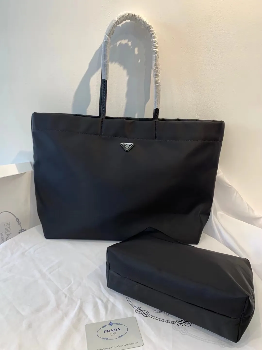 All categories Official website "Brand Women's Bags" Women's Bags 💙 PRADA 2022 Official New Prada Handbag Wholesale 58001400 High Quality Specifications: 40-34-16CM
