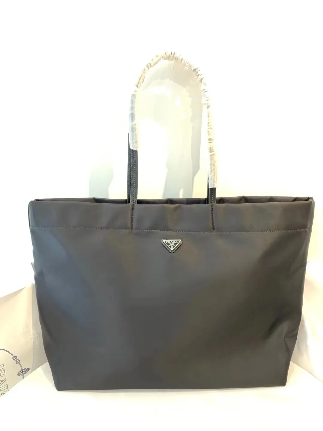 All categories Official website "Brand Women's Bags" Women's Bags 💙 PRADA 2022 Official New Prada Handbag Wholesale 58001400 High Quality Specifications: 40-34-16CM