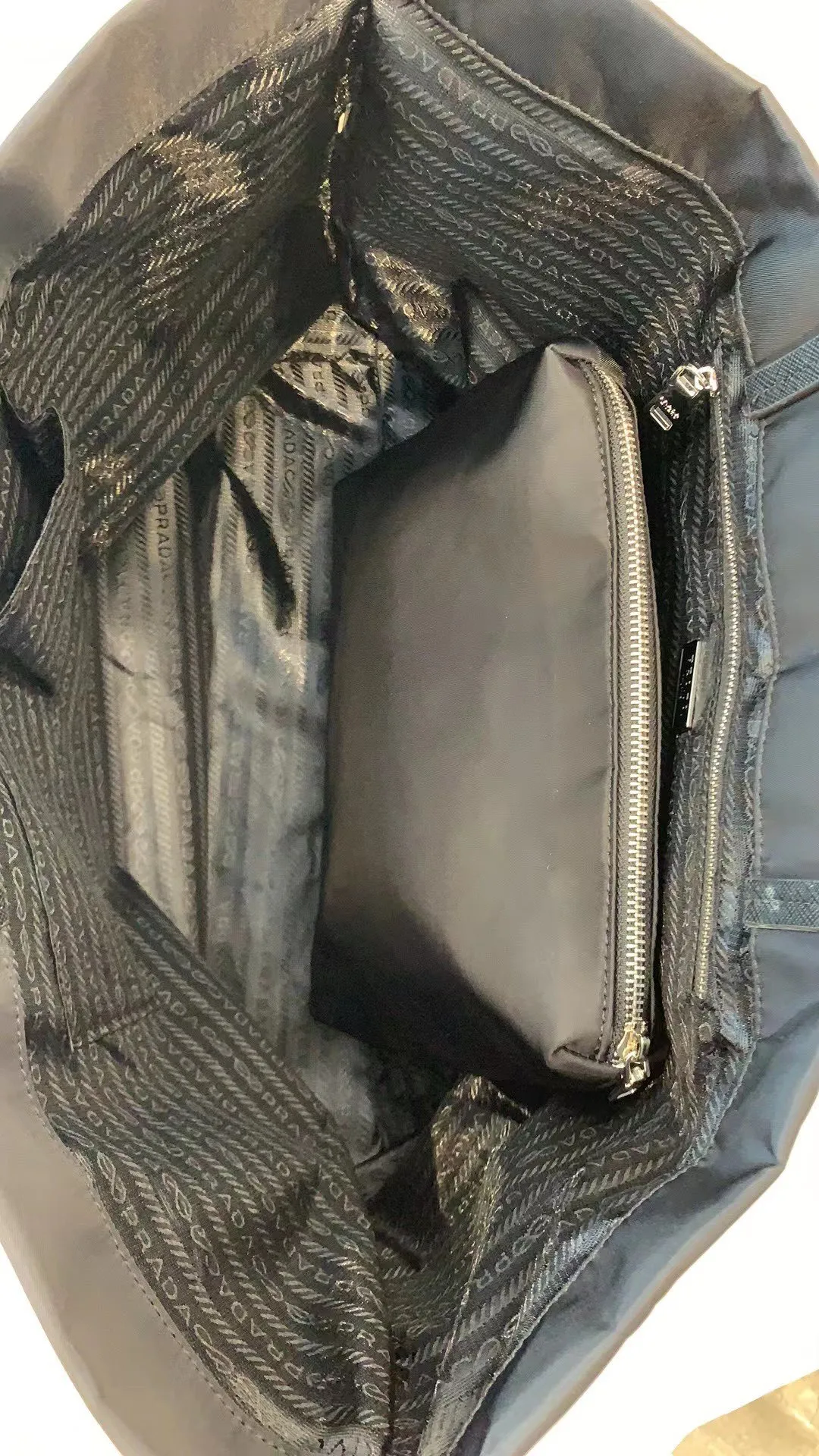 All categories Official website "Brand Women's Bags" Women's Bags 💙 PRADA 2022 Official New Prada Handbag Wholesale 58001400 High Quality Specifications: 40-34-16CM