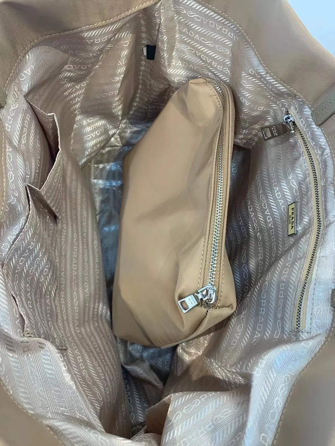 All categories Official website "Brand Women's Bags" Women's Bags 💙 PRADA 2022 Official New Prada Handbag Wholesale 58001400 High Quality Specifications: 40-34-16CM