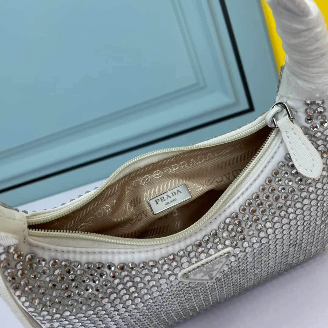 All Categories Official Website "Brand Women's Bags" Women's Bags 💙 PRADA 2022 Official New Prada Underarm Bag Wholesale 58002500 Original Order Quality Size: 22-15-5CM