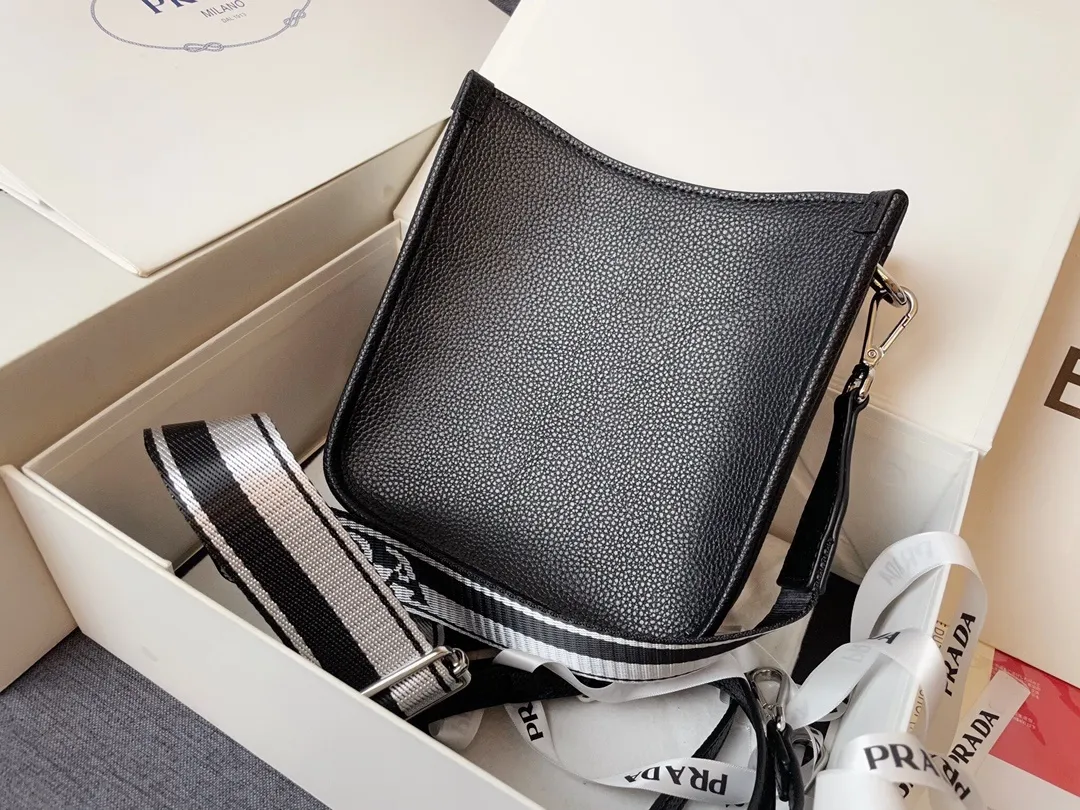 All Categories Official Website "Brand Women's Bags" Women's Bags 💙 PRADA 2024 Latest Prada Crossbody Bag